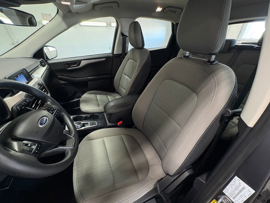 Used 2022 Ford Escape S image 17