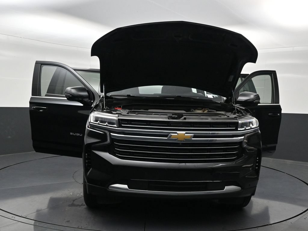 Used 2022 Chevrolet Suburban LT w/ Luxury Package RWD image 36