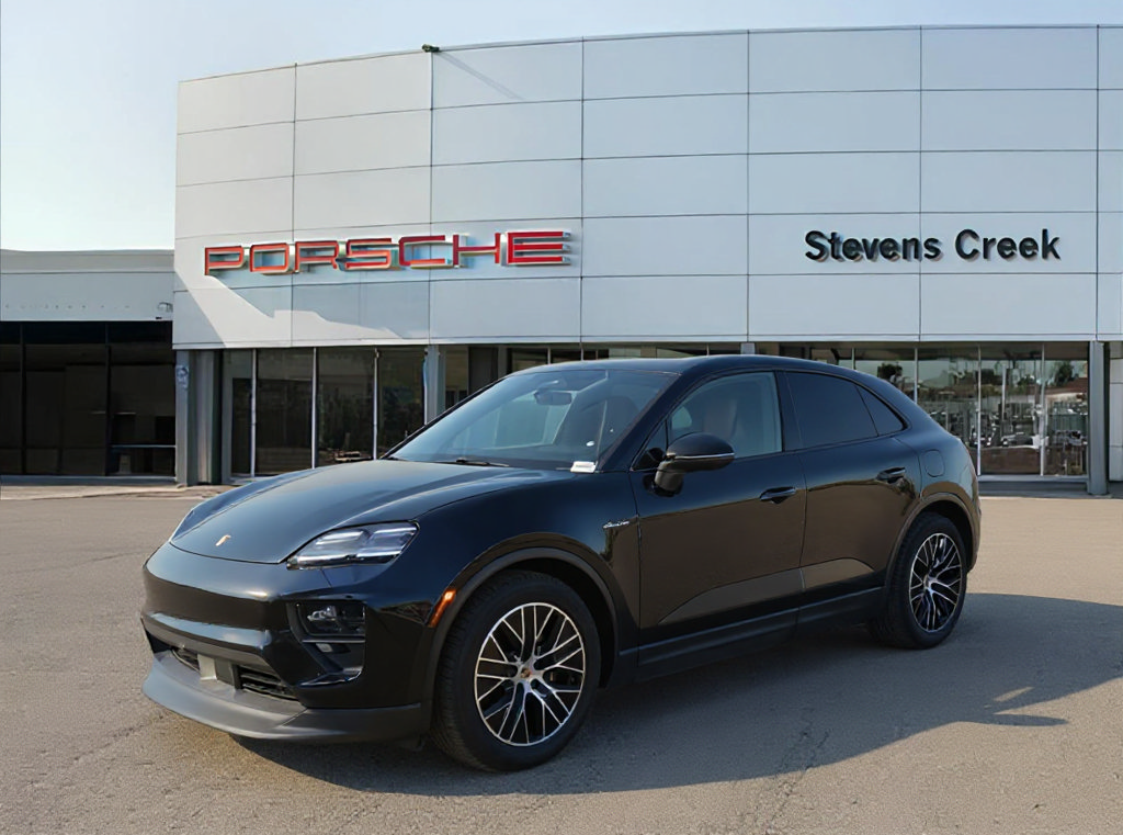 New 2026 Porsche Macan 4 Electric AWD/4WD image 1