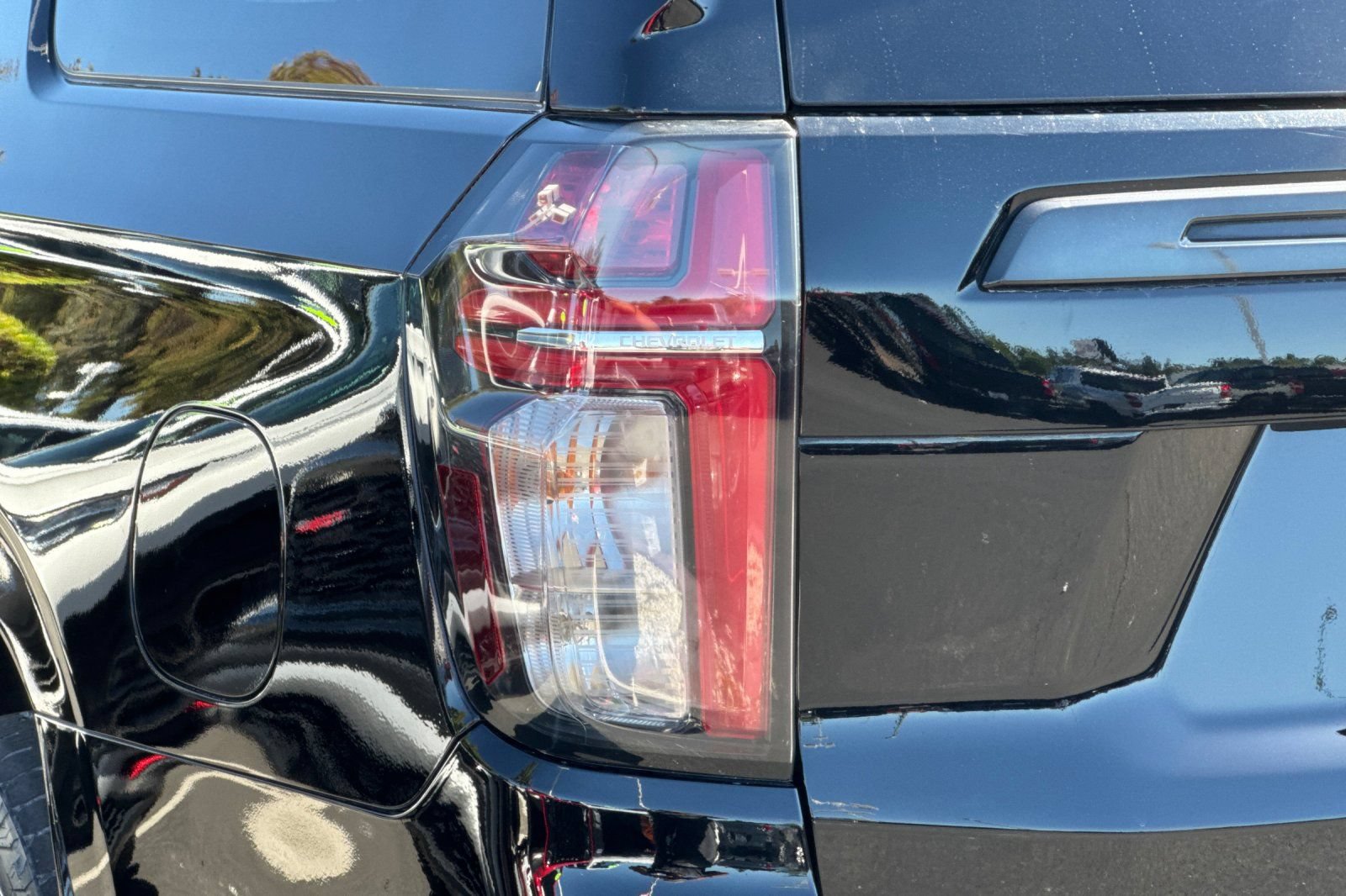 Used 2021 Chevrolet Suburban RST AWD/4WD image 45