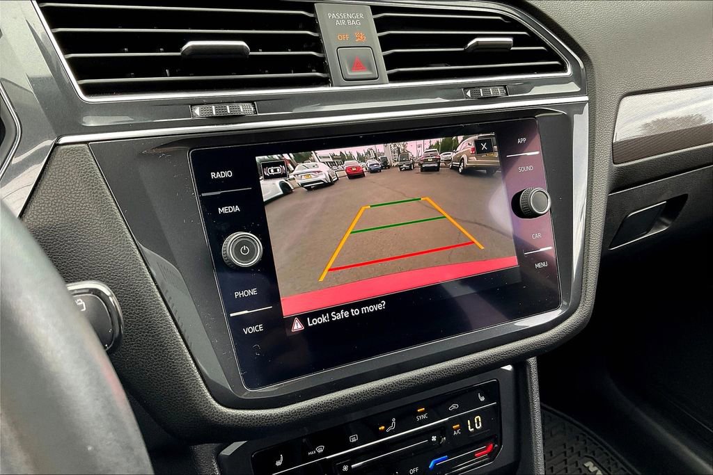Used 2022 Volkswagen Tiguan SE image 50