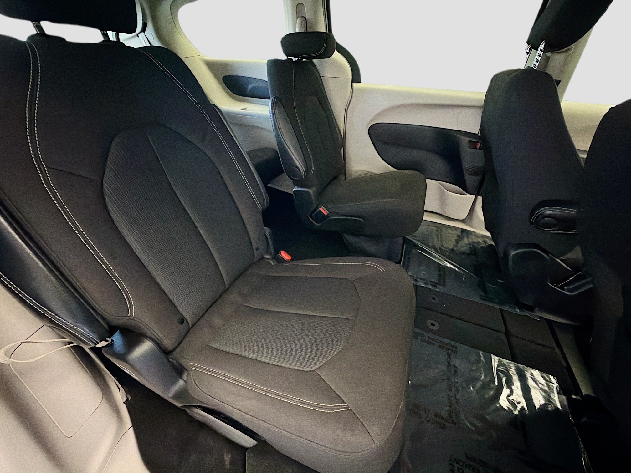 Used 2024 Chrysler Voyager LX FWD image 15