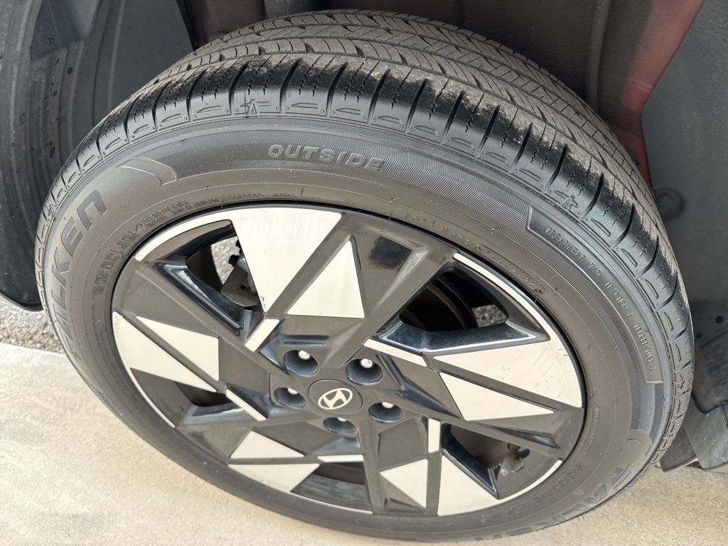Used 2024 Hyundai Kona SEL FWD image 12