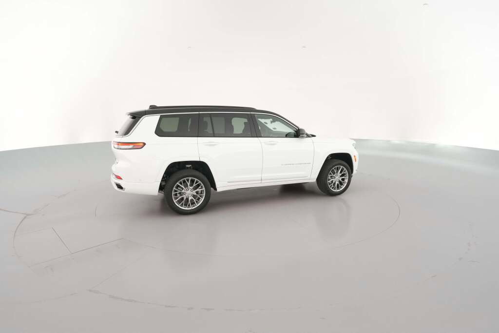 New 2025 Jeep Grand Cherokee L Summit w/ Luxury Tech Group V image 13