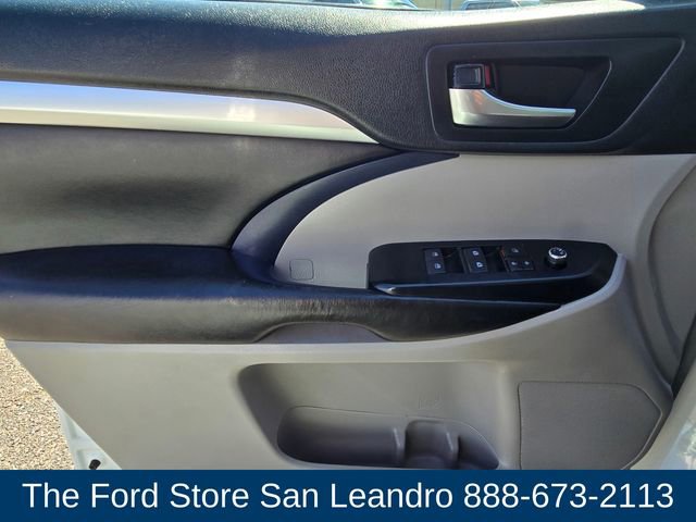 Used 2019 Toyota Highlander XLE image 25