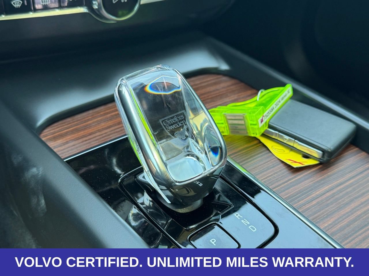 Certified 2024 Volvo XC60 T8 Ultimate w/ Protection Package Premier AWD/4WD image 23