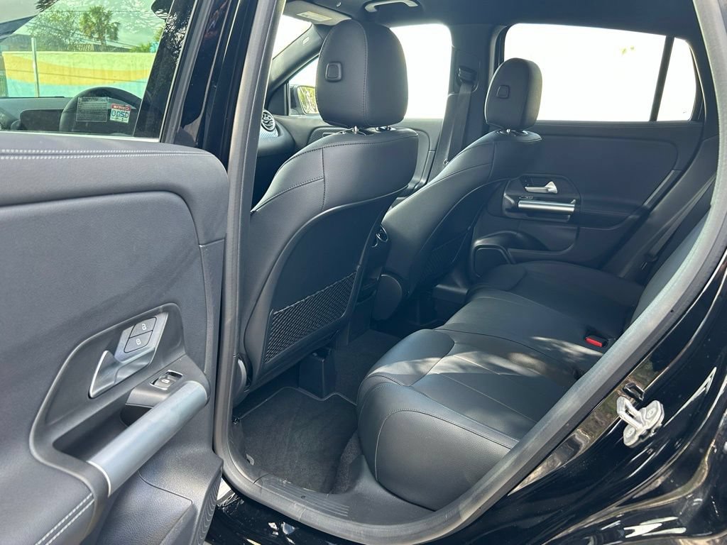 Used 2025 Mercedes-Benz GLA 250 4MATIC image 43