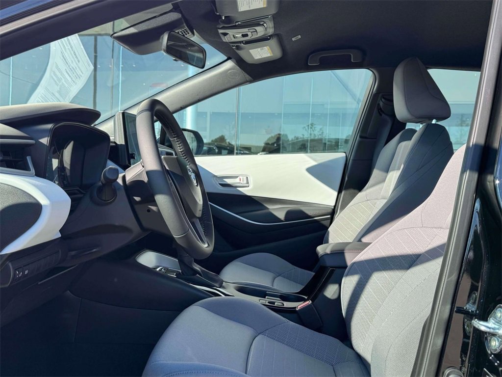Used 2025 Toyota Corolla SE image 7