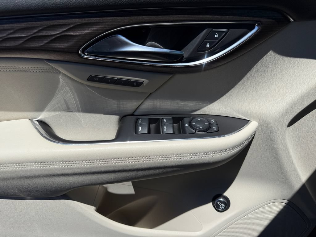 Used 2023 Buick Envision Avenir AWD/4WD image 11