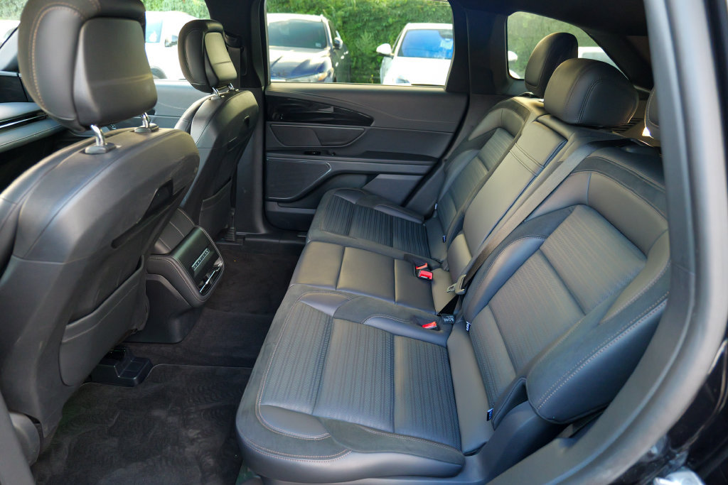 Used 2024 Lincoln Nautilus Reserve w/ Jet Appearance Package (87T) AWD/4WD image 27