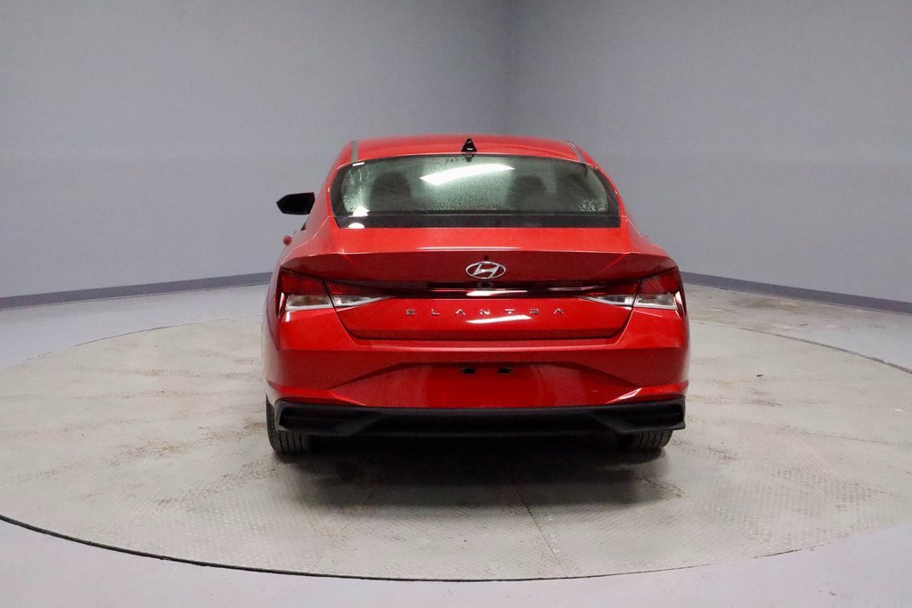 Used 2021 Hyundai Elantra SEL image 10