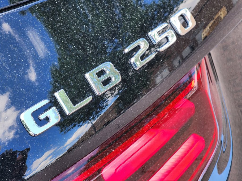 New 2025 Mercedes-Benz GLB 250 4MATIC image 11