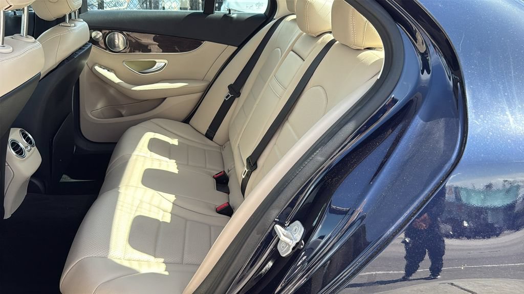 Used 2015 Mercedes-Benz C 300 4MATIC Sedan image 23