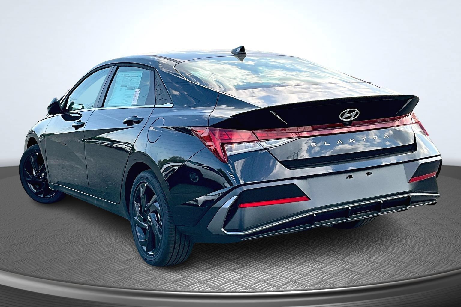 New 2026 Hyundai Elantra SEL Sport FWD image 3