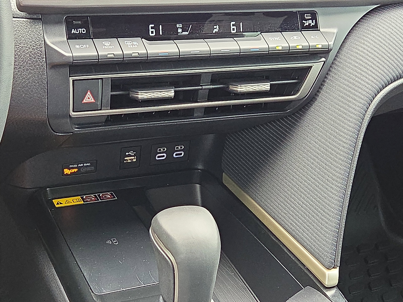 Used 2025 Toyota Camry SE image 19