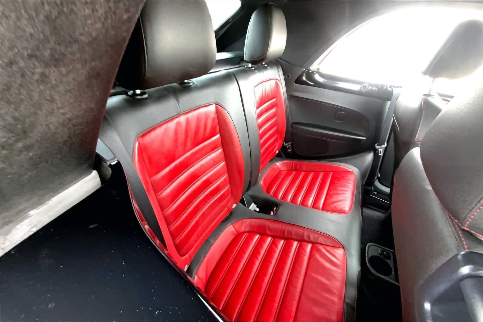 Used 2013 Volkswagen Beetle 2.0T FWD image 18
