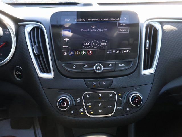 Used 2021 Chevrolet Malibu LT image 23