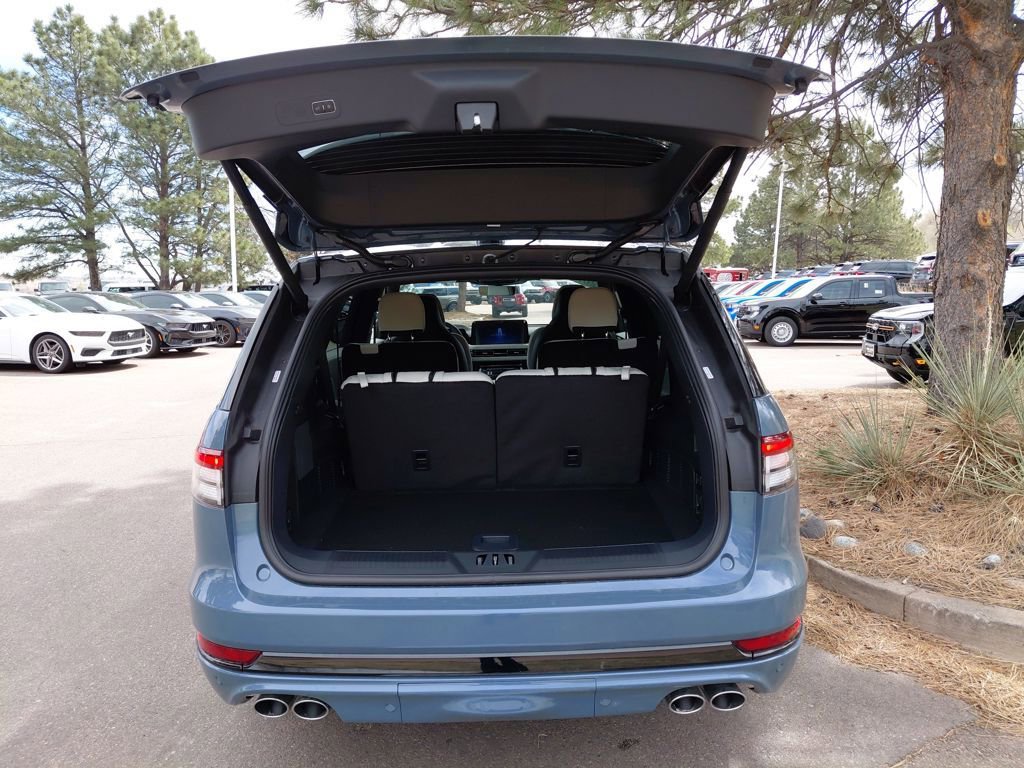 New 2026 Lincoln Aviator Black Label w/ Jet Appearance Package AWD/4WD image 31