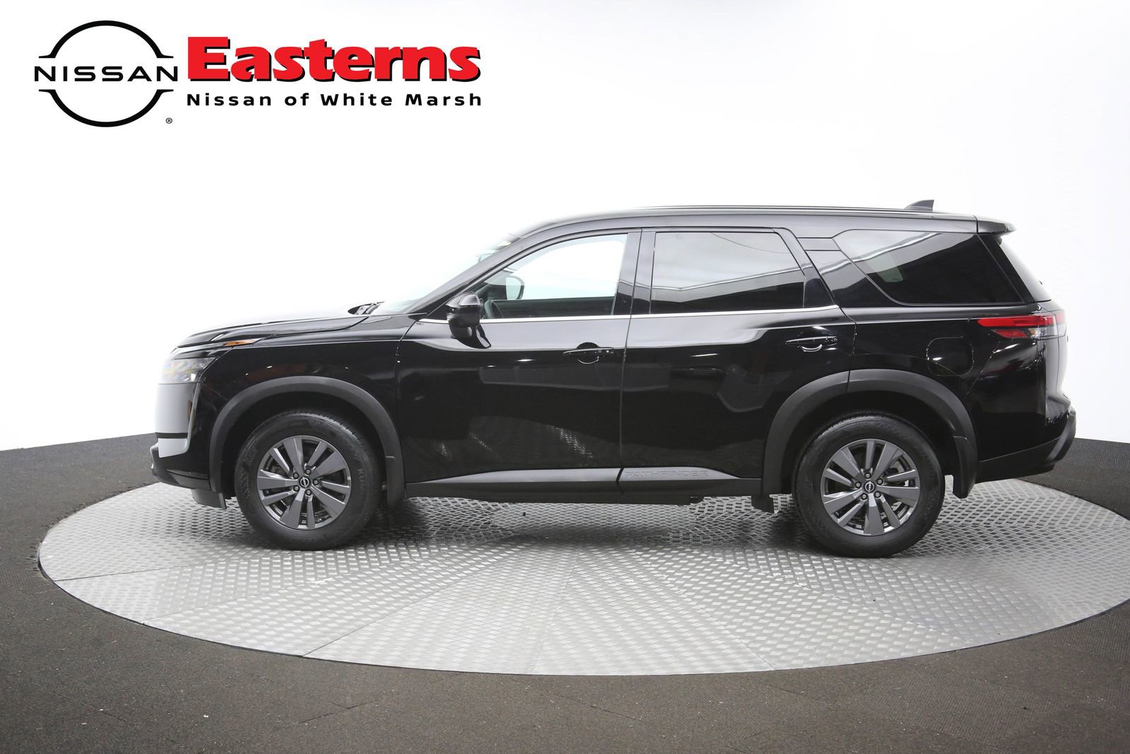 Used 2024 Nissan Pathfinder S AWD/4WD image 59