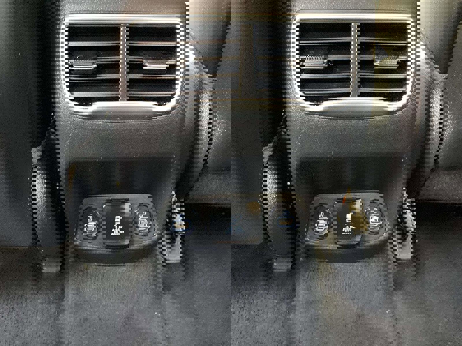 Used 2023 Hyundai Santa Fe Limited image 16