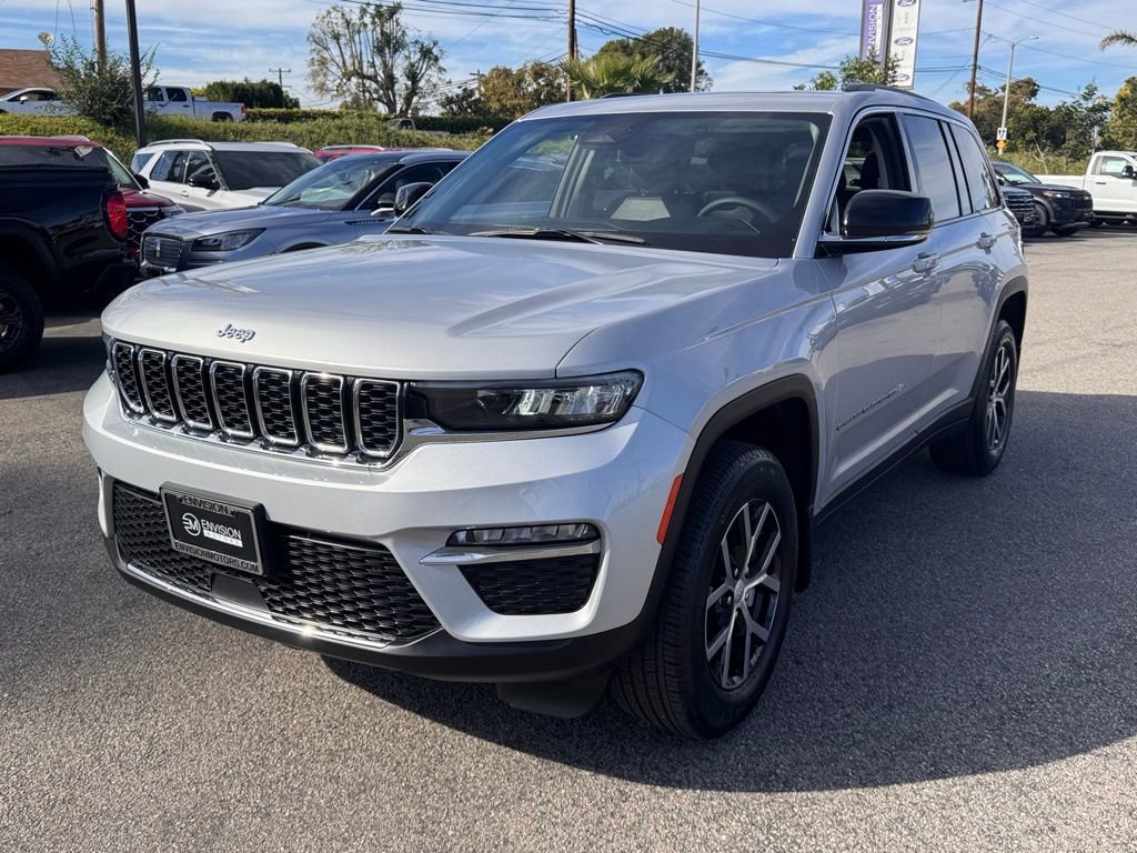 Used 2023 Jeep Grand Cherokee Limited w/ MOPAR Finishing Package image 7