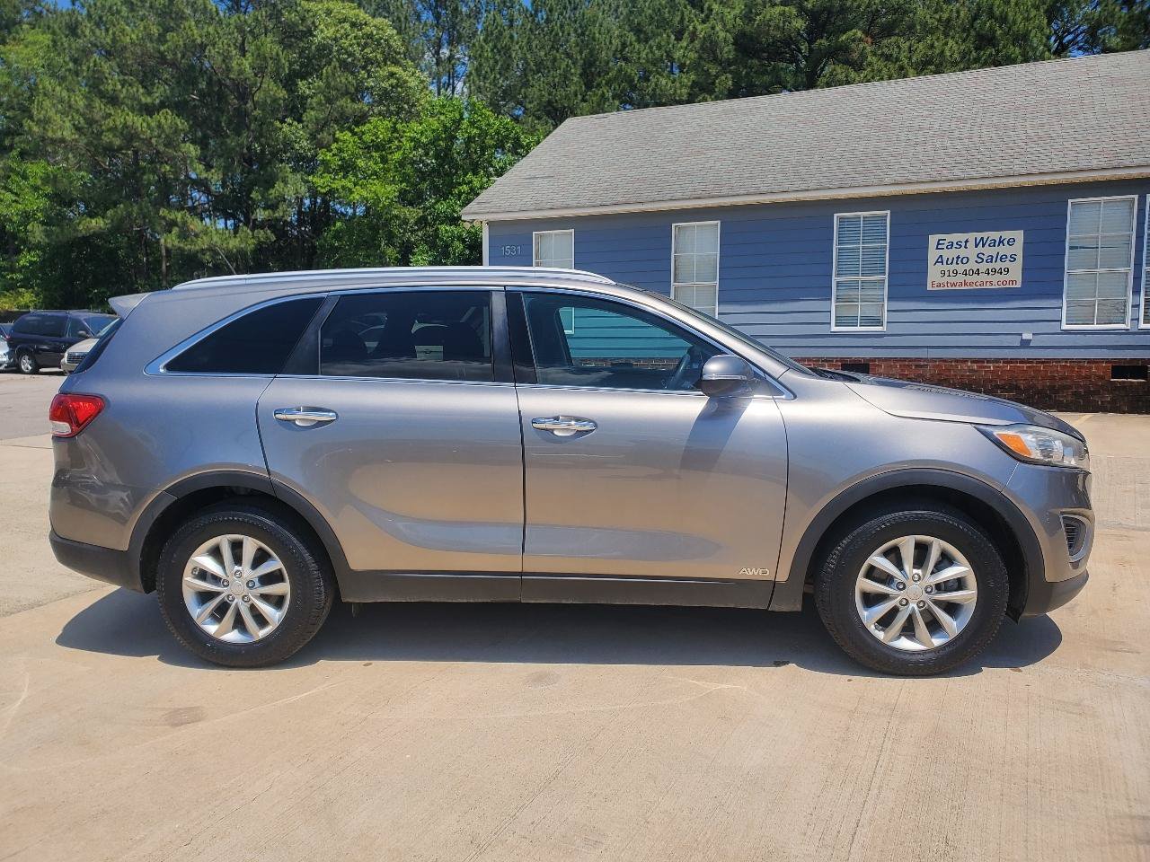 Used 2016 Kia Sorento AWD image 4