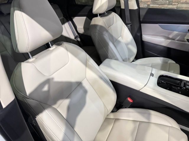 Certified 2025 Nissan Murano SL w/ Cargo Package AWD/4WD image 27