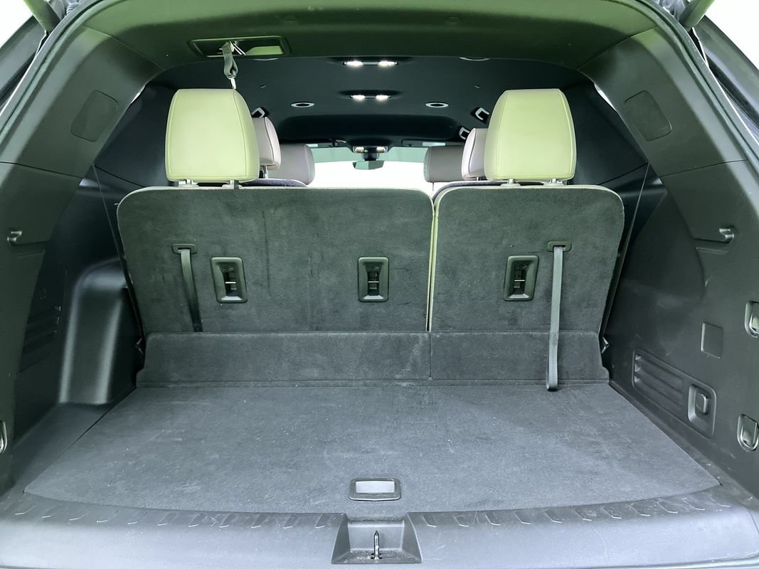 Used 2023 Chevrolet Traverse Premier w/ LPO, 'HIT The Road' Package FWD image 28