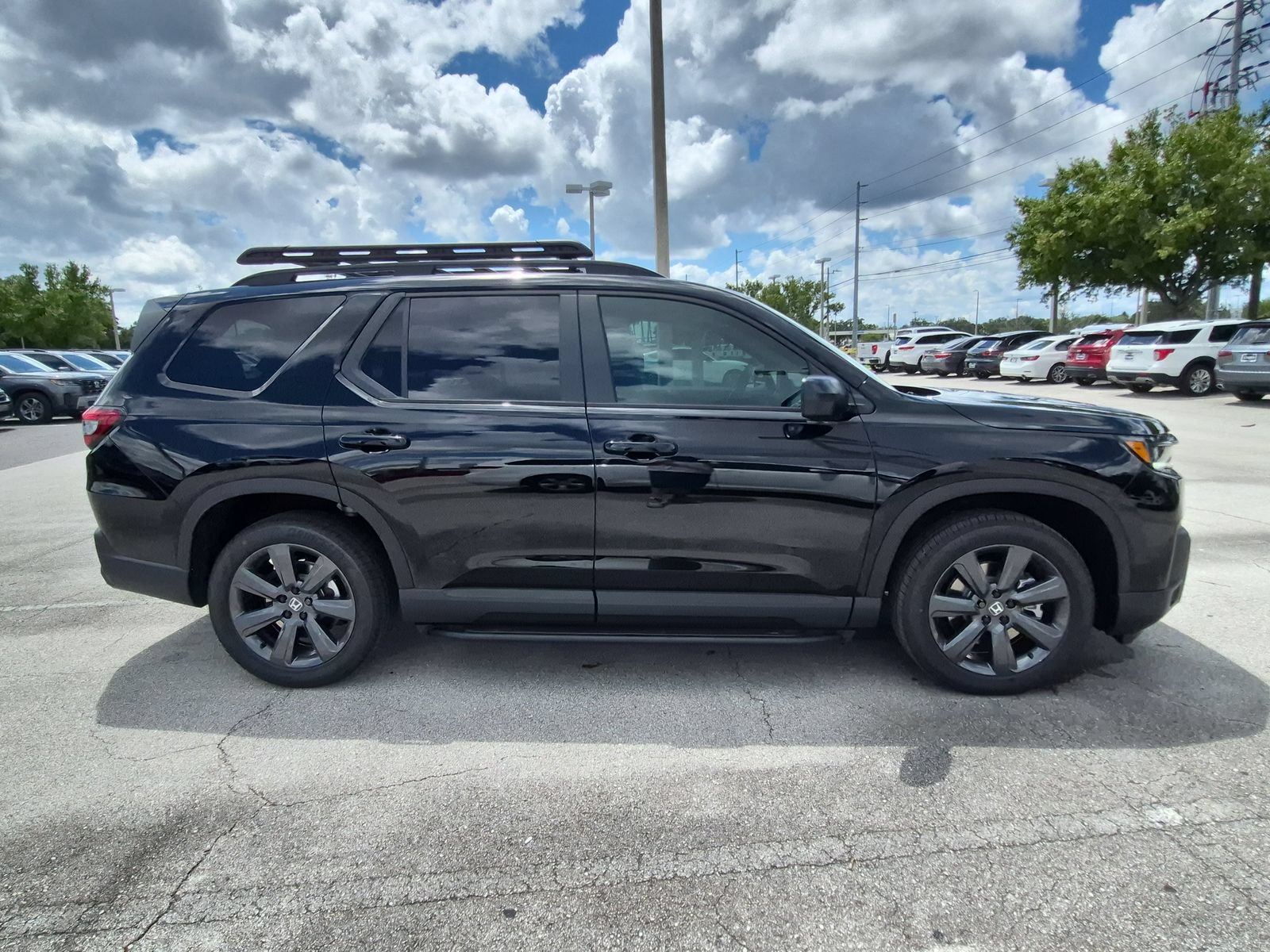 New 2026 Honda Pilot Sport image 7