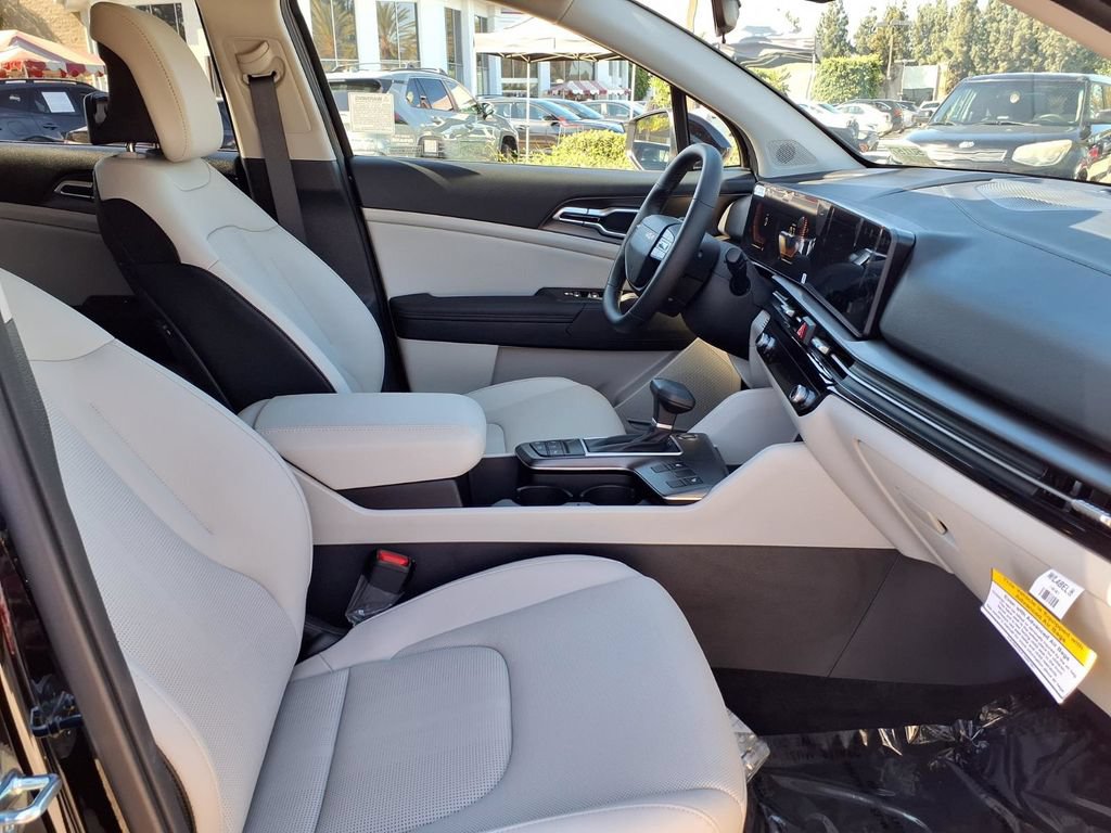 Used 2026 Kia Sportage EX FWD image 7