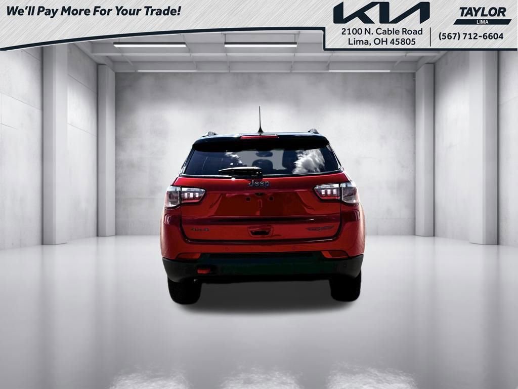 Used 2025 Jeep Compass Trailhawk AWD/4WD image 15