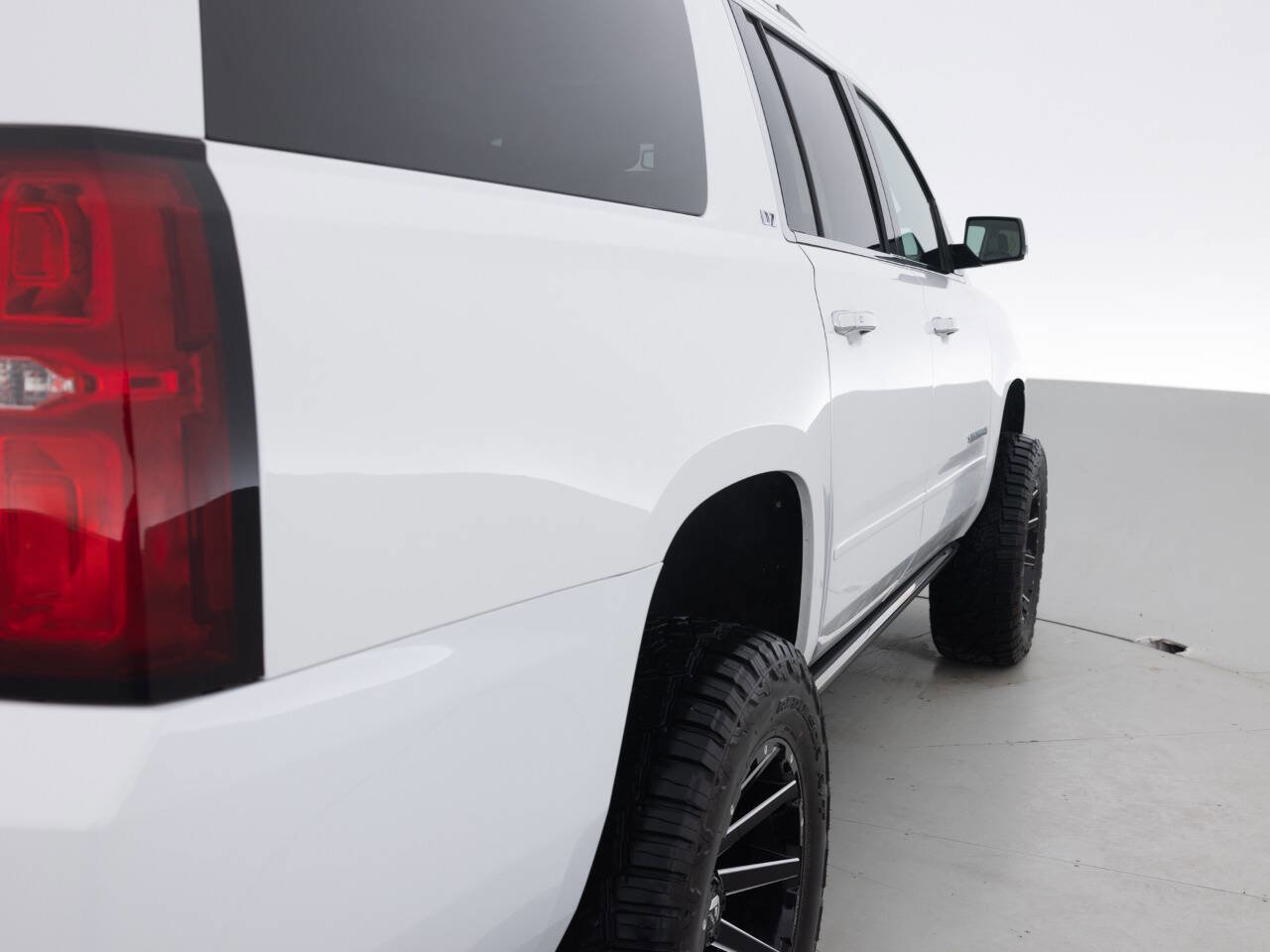 Used 2015 Chevrolet Suburban LTZ image 14