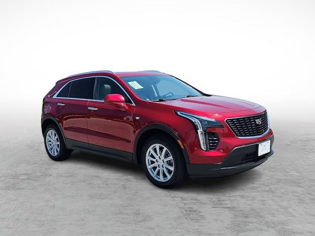 Certified 2023 Cadillac XT4 Luxury w/ Cold Weather Package AWD/4WD image 3