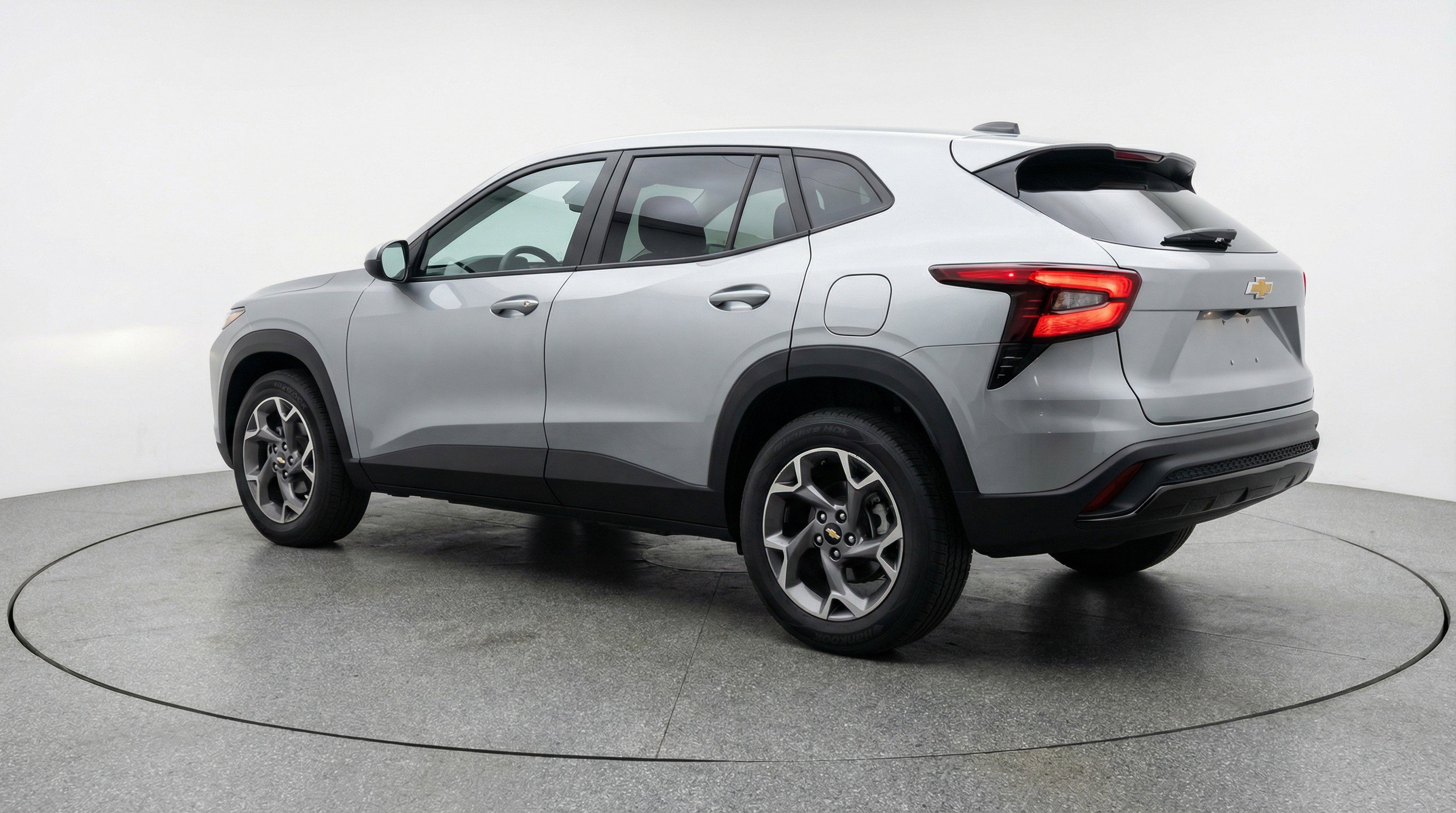 Used 2025 Chevrolet Trax LT w/ LT Convenience Package FWD image 6