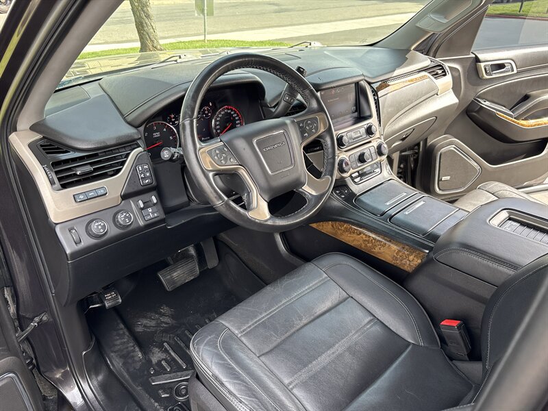 Used 2015 GMC Yukon XL Denali w/ Premium Package AWD/4WD image 21