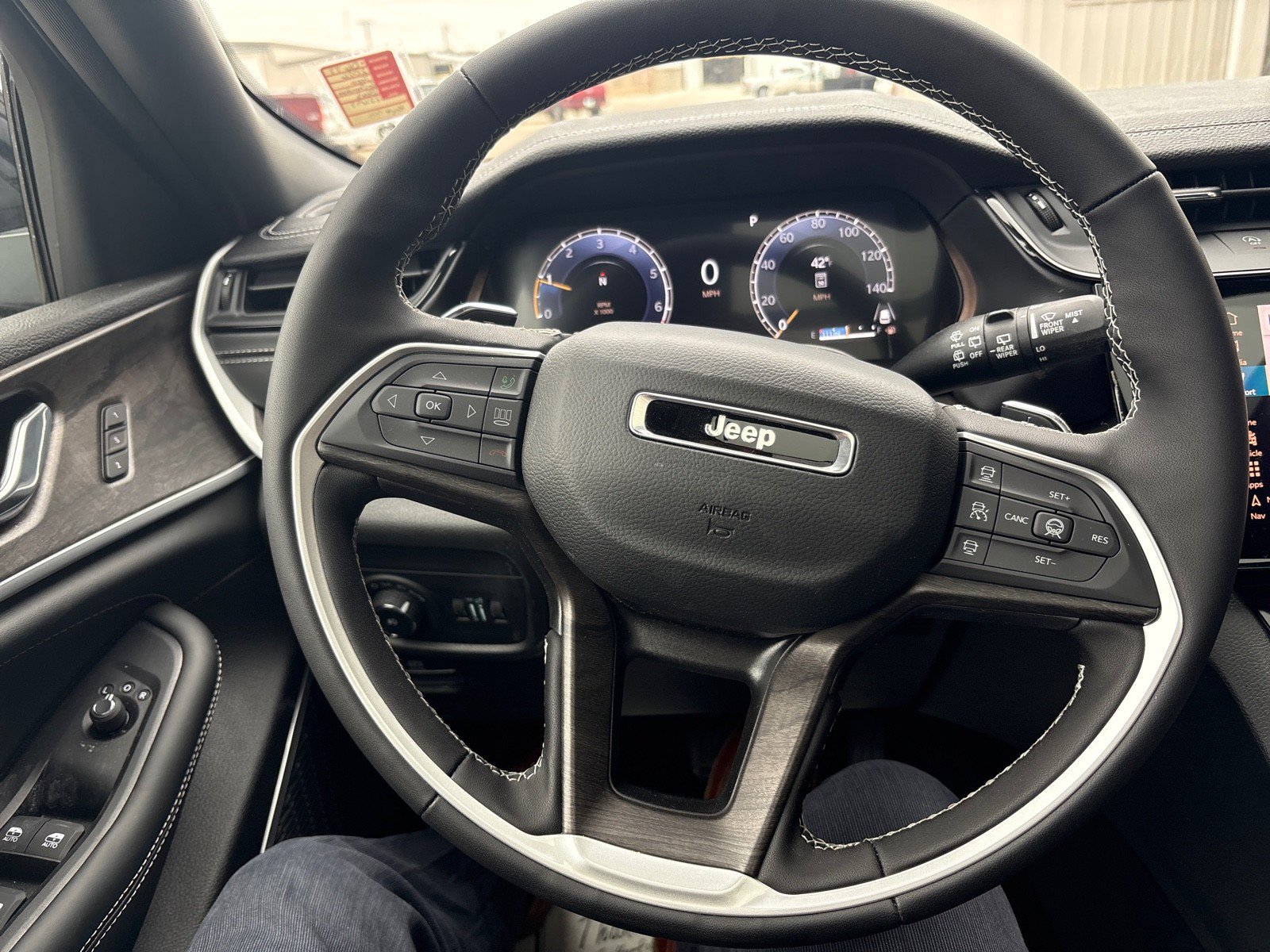 New 2026 Jeep Grand Cherokee Limited image 15