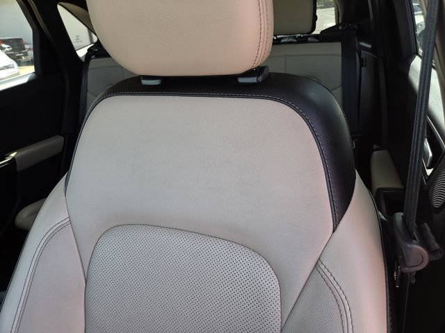 Used 2020 Ford Escape Titanium w/ Titanium Premium Package 2.0 AWD/4WD image 16