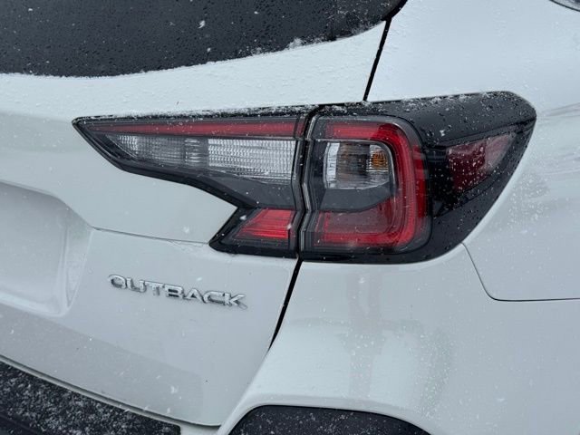 Used 2023 Subaru Outback Limited image 6