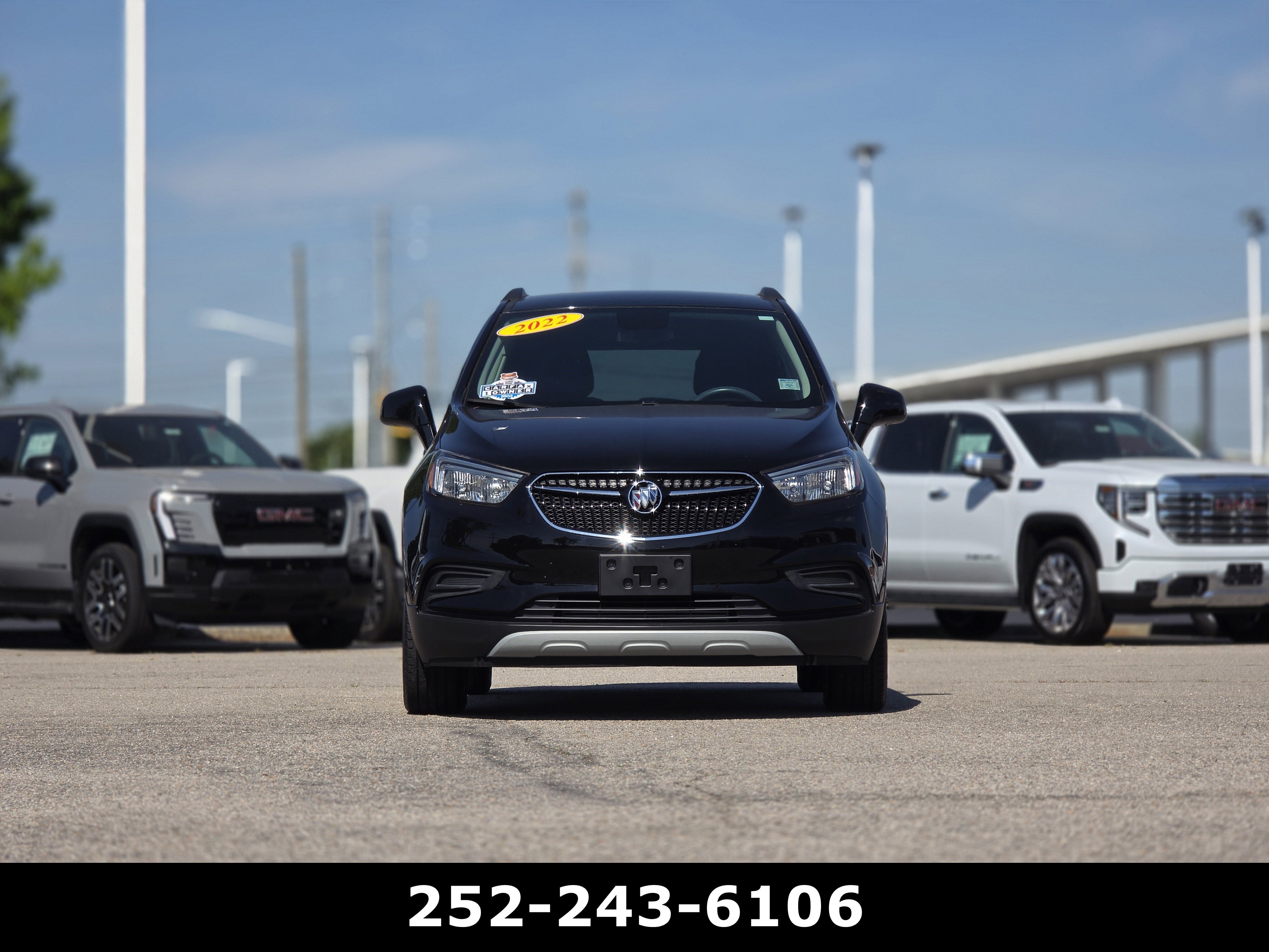 Used 2022 Buick Encore Preferred w/ Safety Package FWD image 2