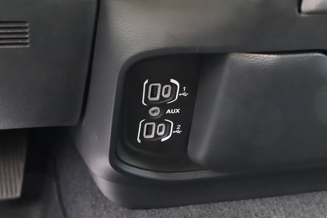 Used 2025 RAM 1500 Warlock AWD/4WD image 28