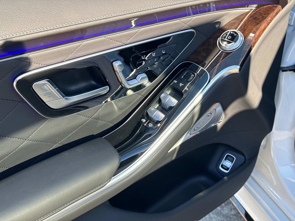 New 2025 Mercedes-Benz S 580 4MATIC Sedan image 17