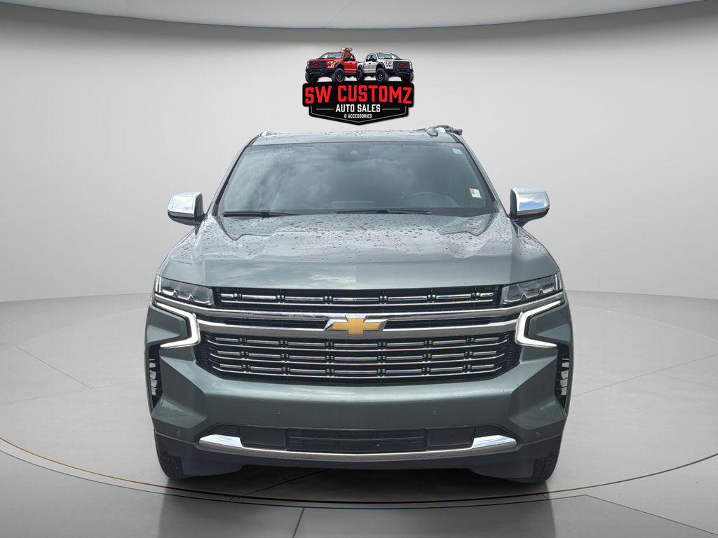 Used 2023 Chevrolet Suburban Premier RWD image 2