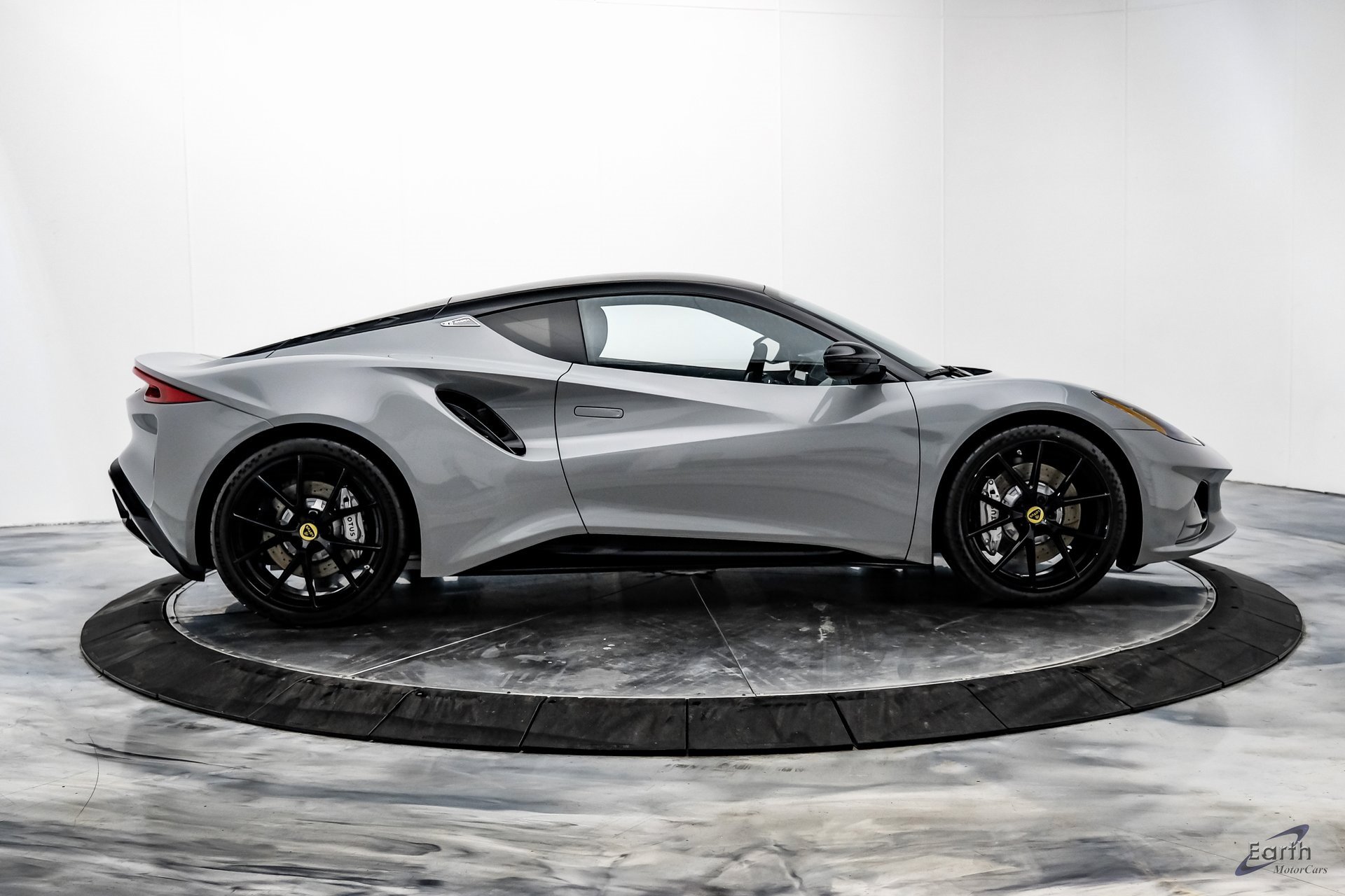 Used 2024 Lotus Emira First Edition image 18