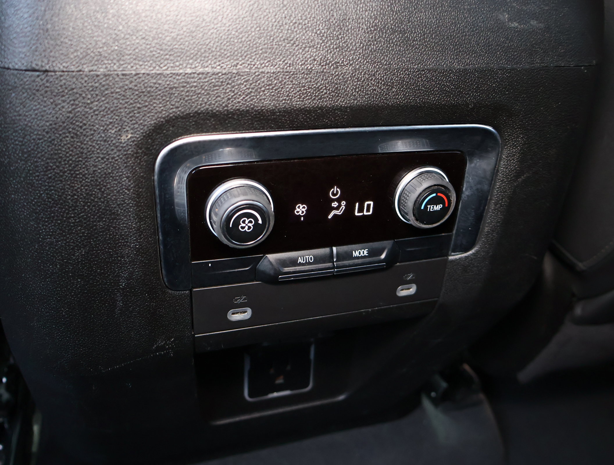 Used 2024 Chevrolet Suburban LT AWD/4WD image 24