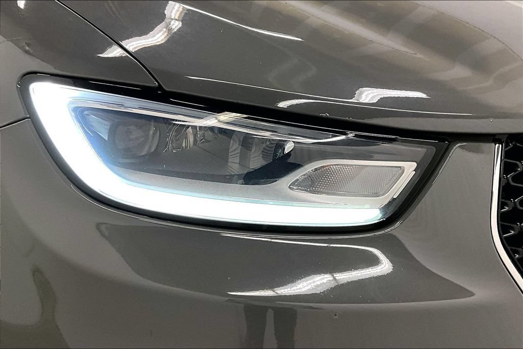 Used 2023 Chrysler Pacifica Limited FWD image 31