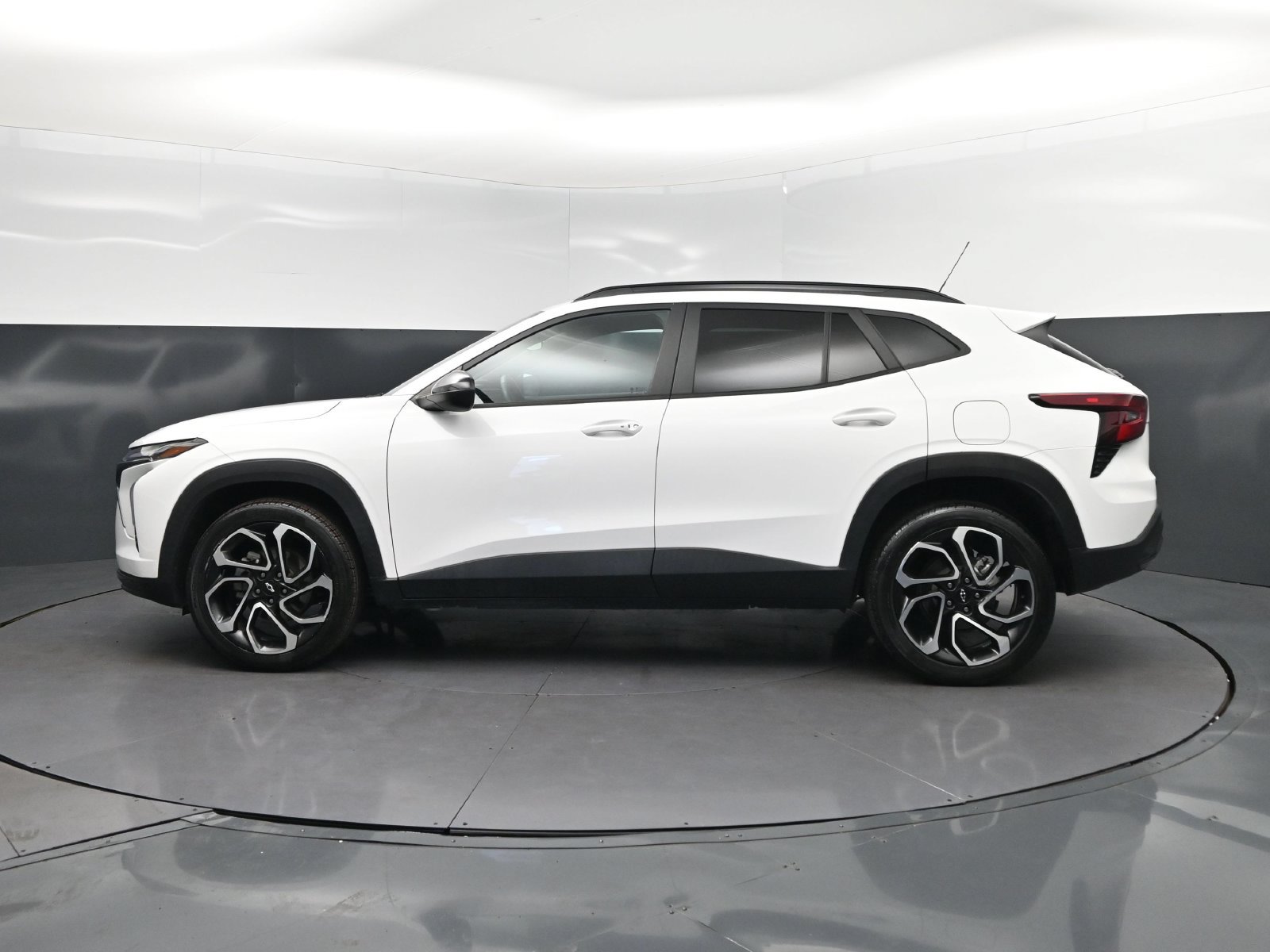 Certified 2024 Chevrolet Trax RS FWD image 4