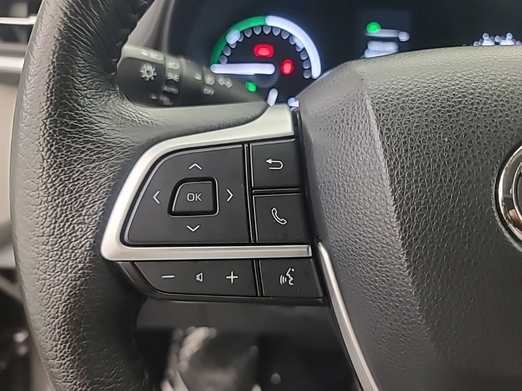 Used 2023 Toyota Sienna XLE AWD/4WD image 32