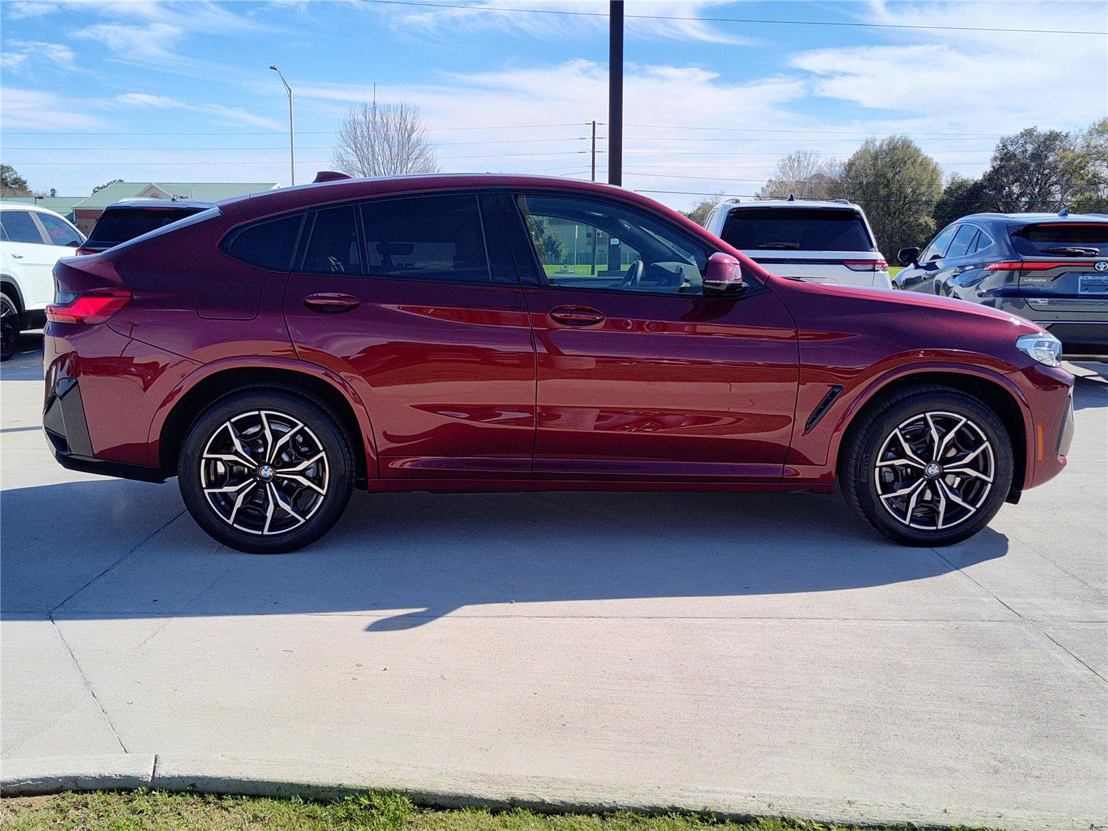 Certified 2025 BMW X4 xDrive30i image 10