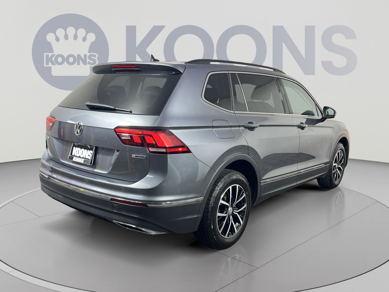Used 2021 Volkswagen Tiguan SE w/ Panoramic Sunroof Package AWD/4WD image 7