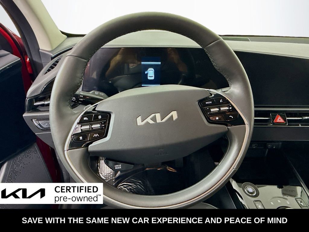 Certified 2025 Kia Niro LX image 13